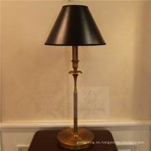 Lámpara de mesa simple para decoración (82096-1T)